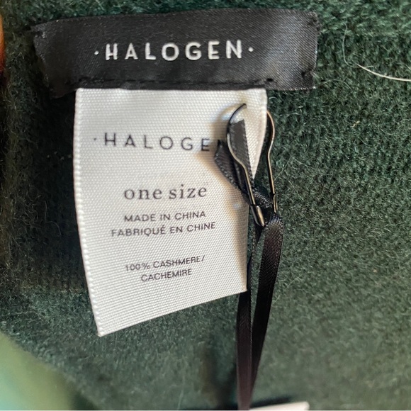 Halogen Nordstrom’s cashmere two toned beauty* does have two small holes - Picture 4 of 7